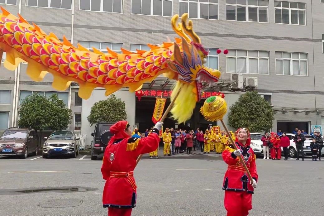 欢喜闹元宵，彩灯庆佳节 ——河桥镇举办“迎亚运”元宵灯会踩街活动